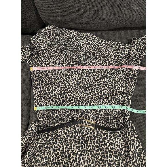 HALSTON Smock-Neck Long-Sleeve Belted Chiffon Dress Leopard Print Size 4 - Picture 8 of 8